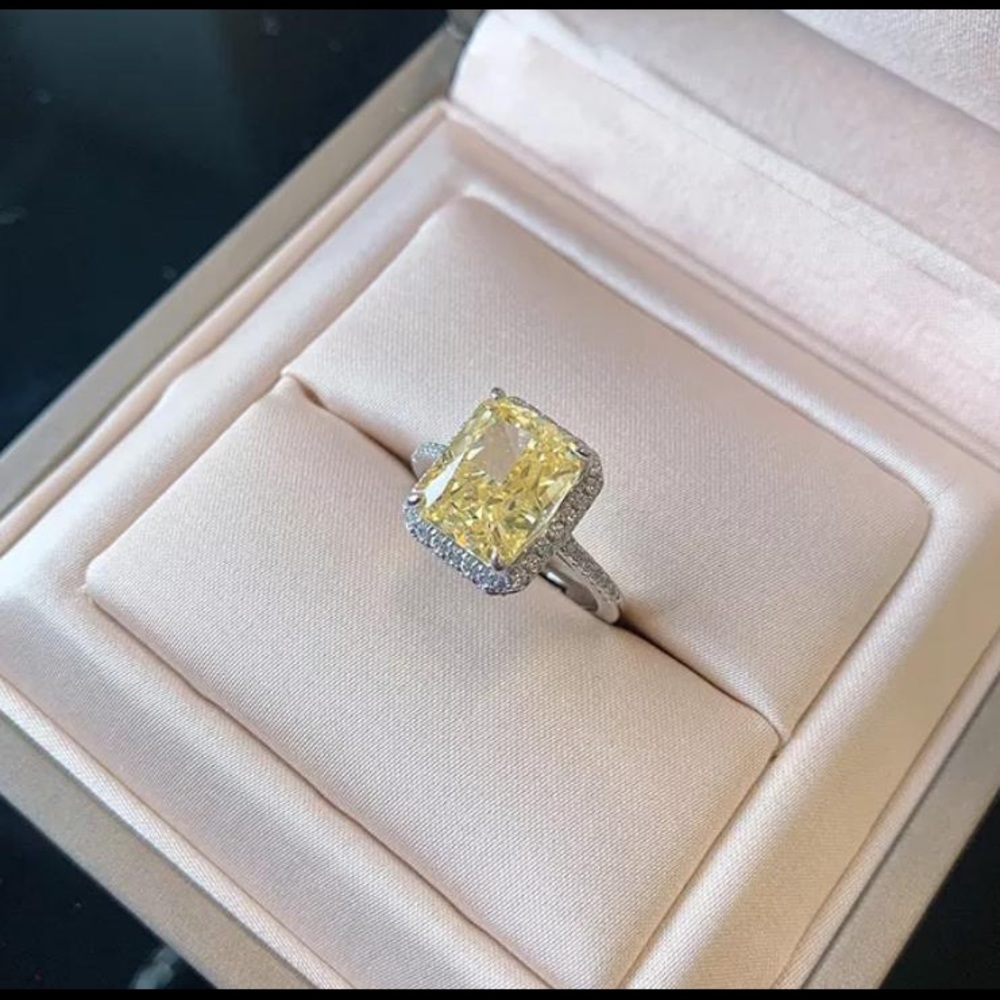 925 Sterling Silver Ring Yellow Stone  BRAND NEW